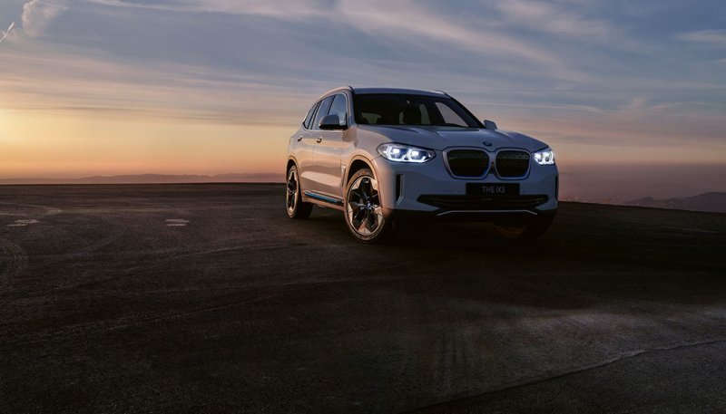 BMW iX3 - 100% sähköauto