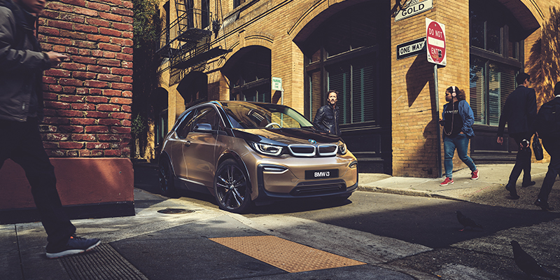 UUSI BMW i3 120 Ah -TÄYSSÄHKÖAUTO. 30 % PIDEMPI TOIMINTAMATKA.