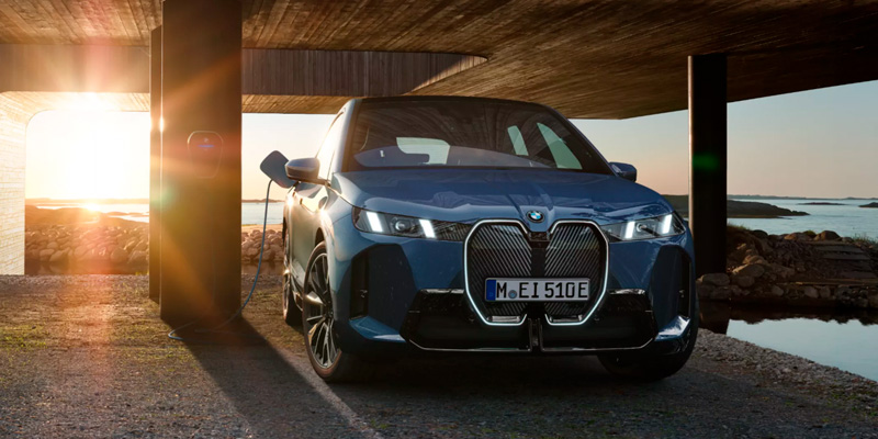 MW iX xDrive60 voit ajaa jopa 701 km¹ ilman latauspysähdystä. MW iX xDrive60 voit ajaa jopa 701 km¹ ilman latauspysähdystä.