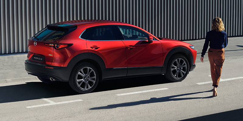 Nyt meiltä erä CX-30-malleja huippueduin - korko 1,99% + kulut, 6v huolenpitosopimus kaupan päälle sekä talvirenkaat 0€! 