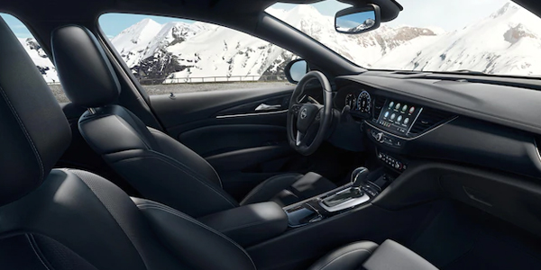 Opel Insignia Counry Tourer - Dynaamista muotoilua, ensiluokkaista liitettävyyttä ja älykkäitä kuljettajaa avustavia järjestelmiä - Insignia Country Tourer on valmiina tien päälle.