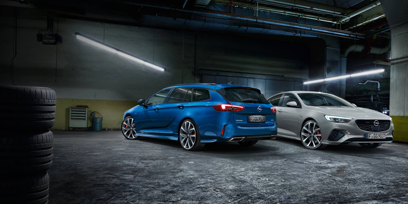 Opel Insignia GSI - Vaikuttavaa muotoilua ja tehokasta turboteknologiaa: uusissa Insignia GSi -malleissa yhdistyvät ajamisen nautinto ja edistykselliset teknologiat.