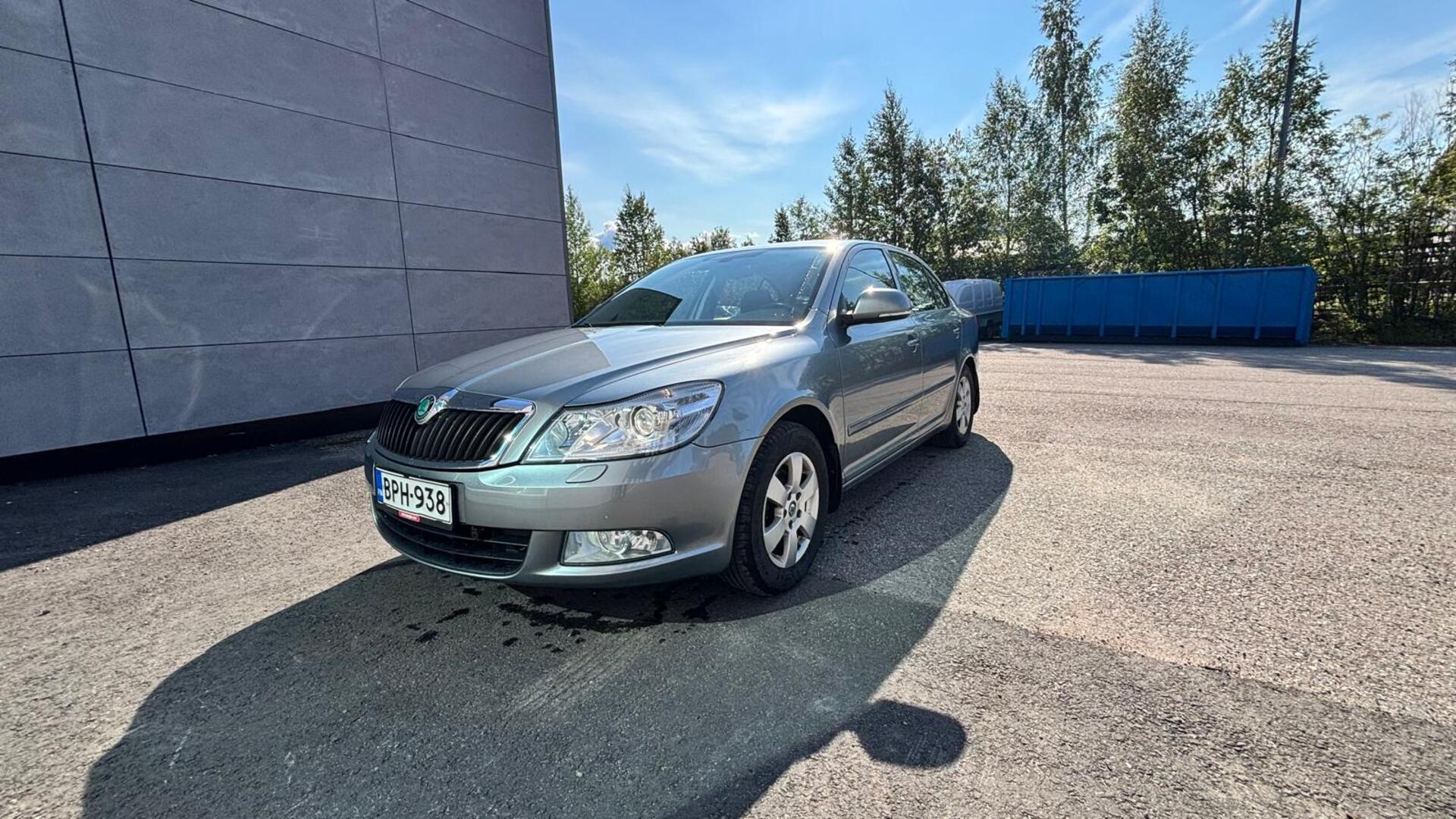 SKODA Octavia 1,2 TSI Elegance - TÄMÄ AUTO MYYDÄÄN HUUTOKAUPAT.COM SIVUSTOLLA. Linkki huutokauppaan : https://huutokaupat.com/kohde/6475913/skoda-octavia-2012
