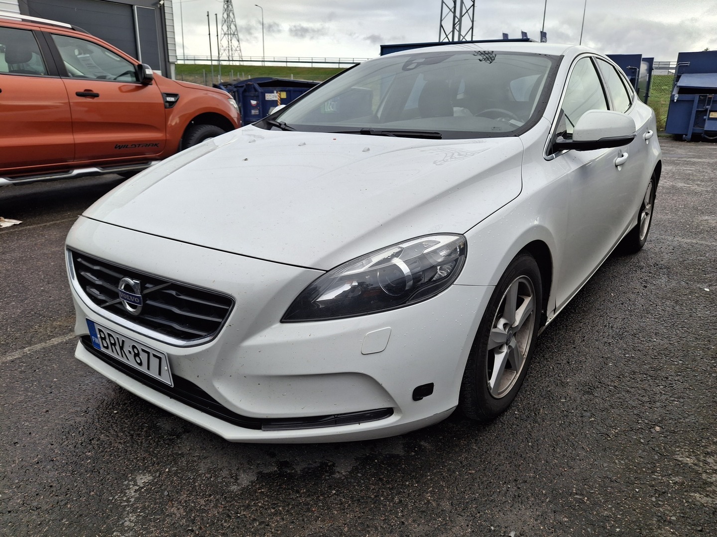 VOLVO V40 D2 Momentum aut - **Juuri tullut! Kysy tarjous jo nyt!**