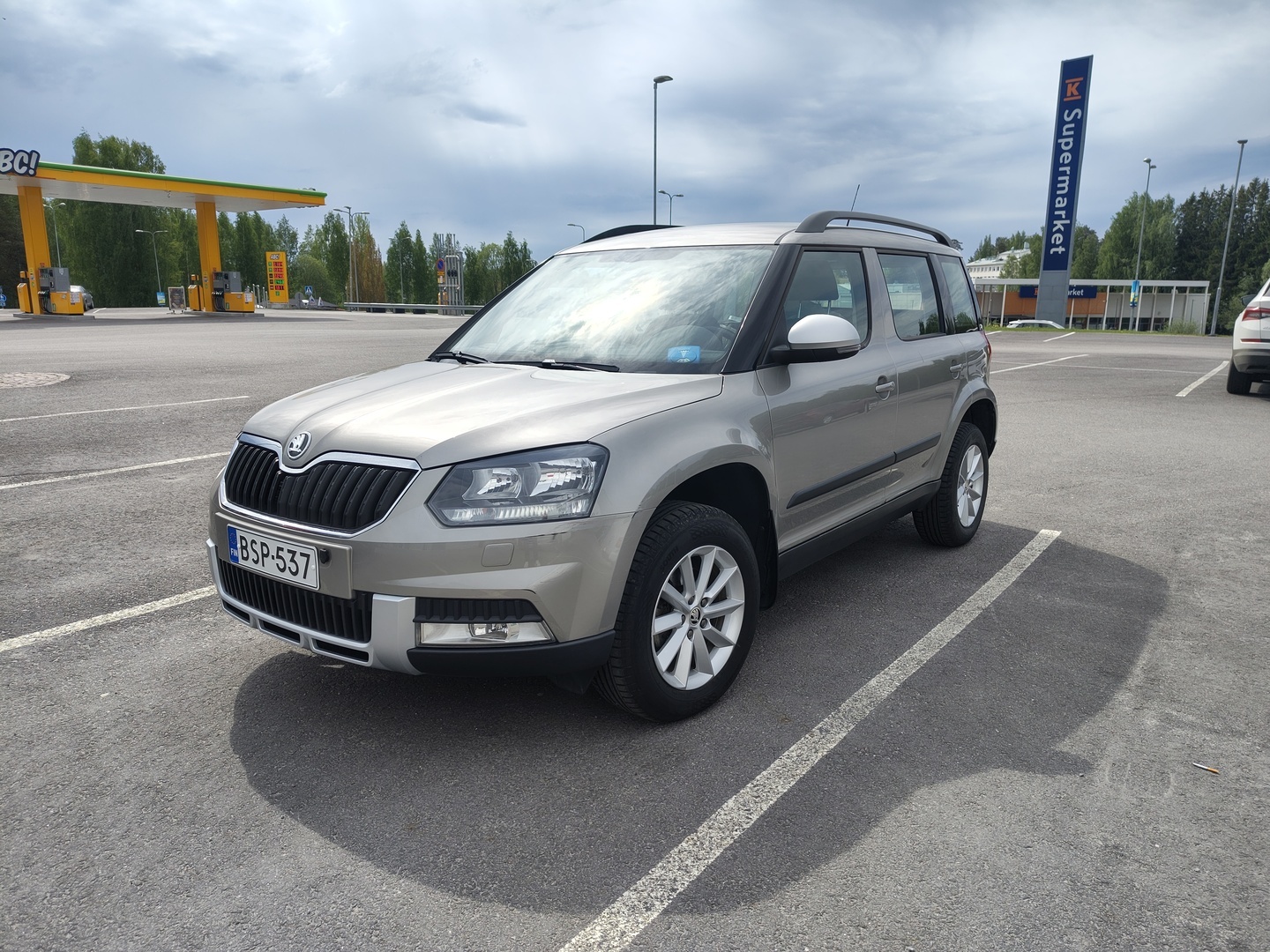 SKODA Yeti Outdoor 2,0 TDI 140 4x4 Ambition DSG Autom. - **Vähän ajettu / Vetokoukku / Hyvin huollettu**