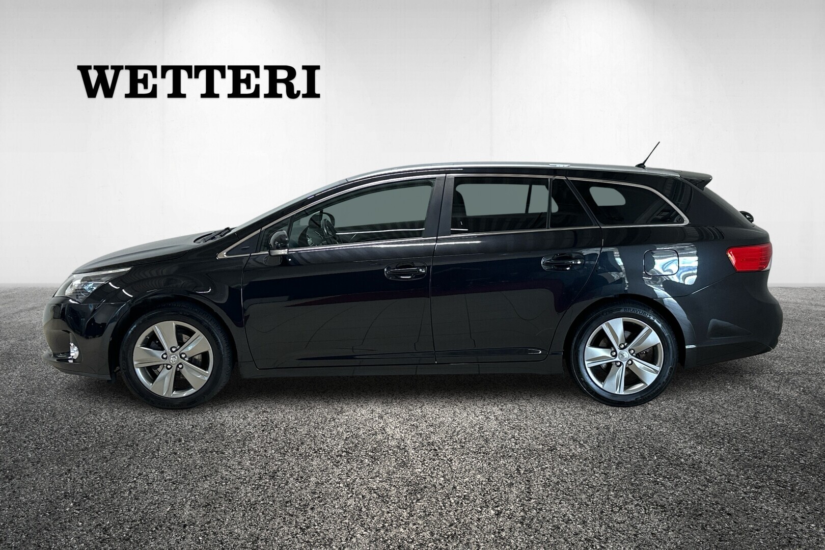 Toyota Avensis 2015, photo 4/12