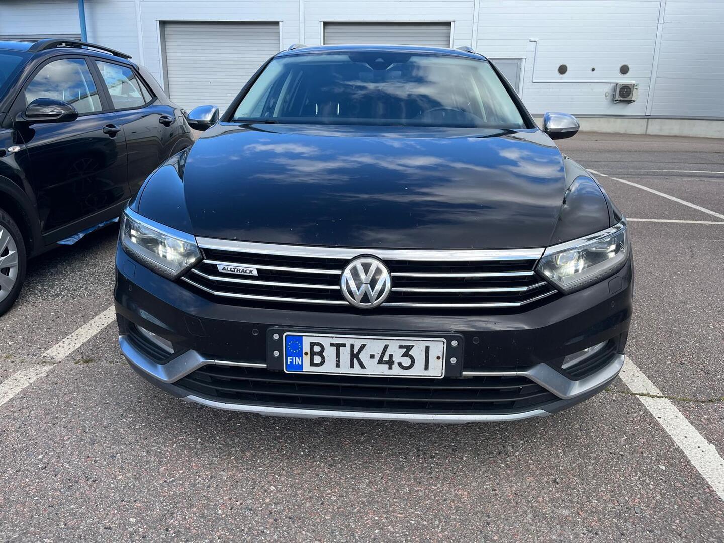 Volkswagen Passat 2015, photo 2/5