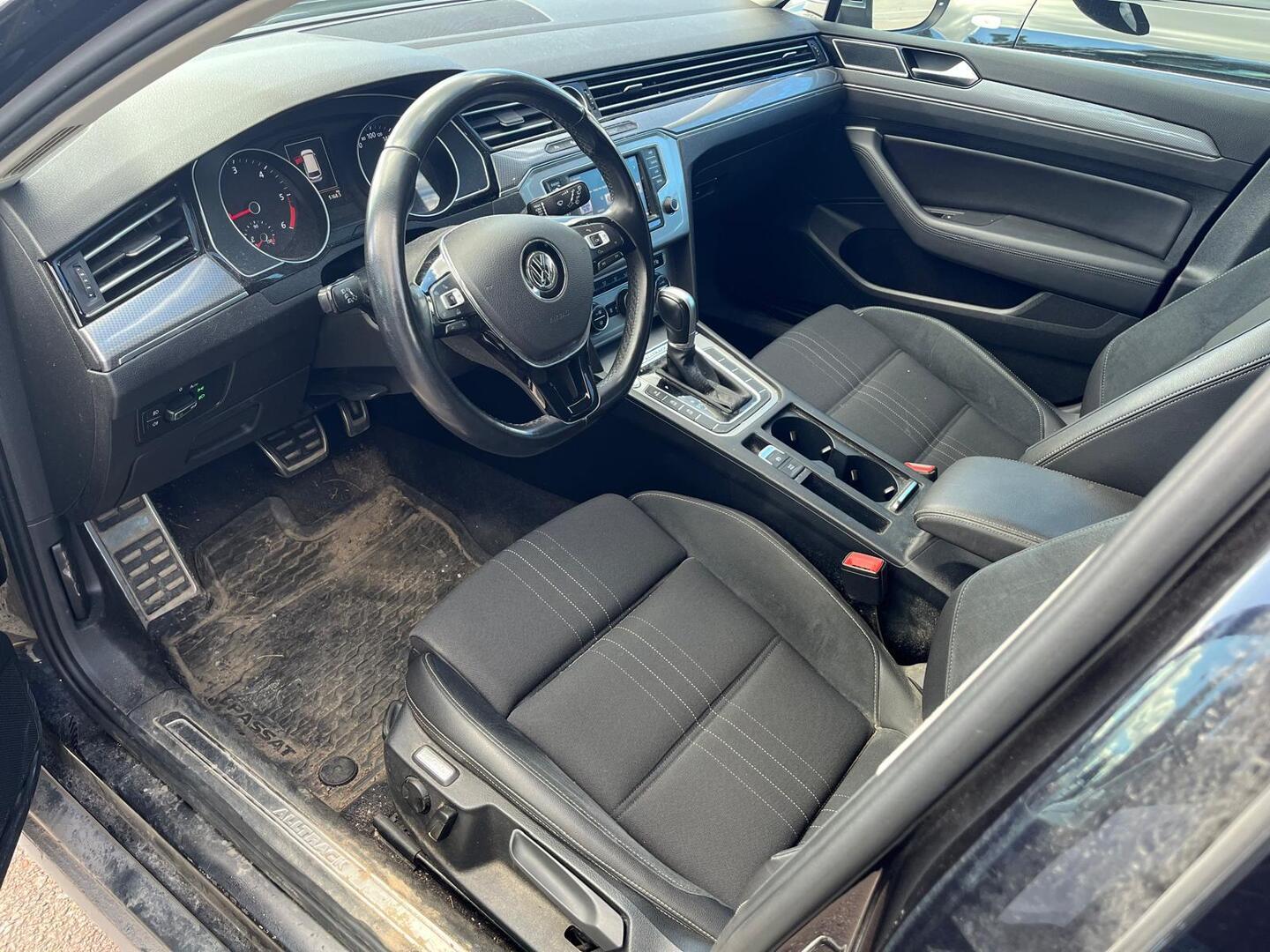 Volkswagen Passat 2015, photo 4/5