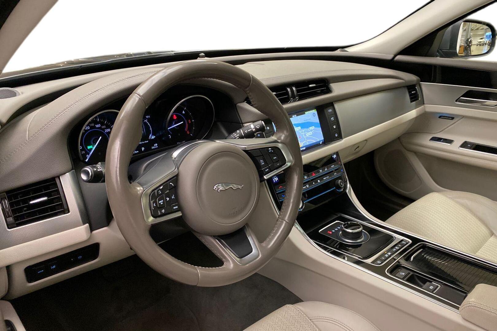 Jaguar XF 20d AWD Prestige Aut 2017, photo 7/34