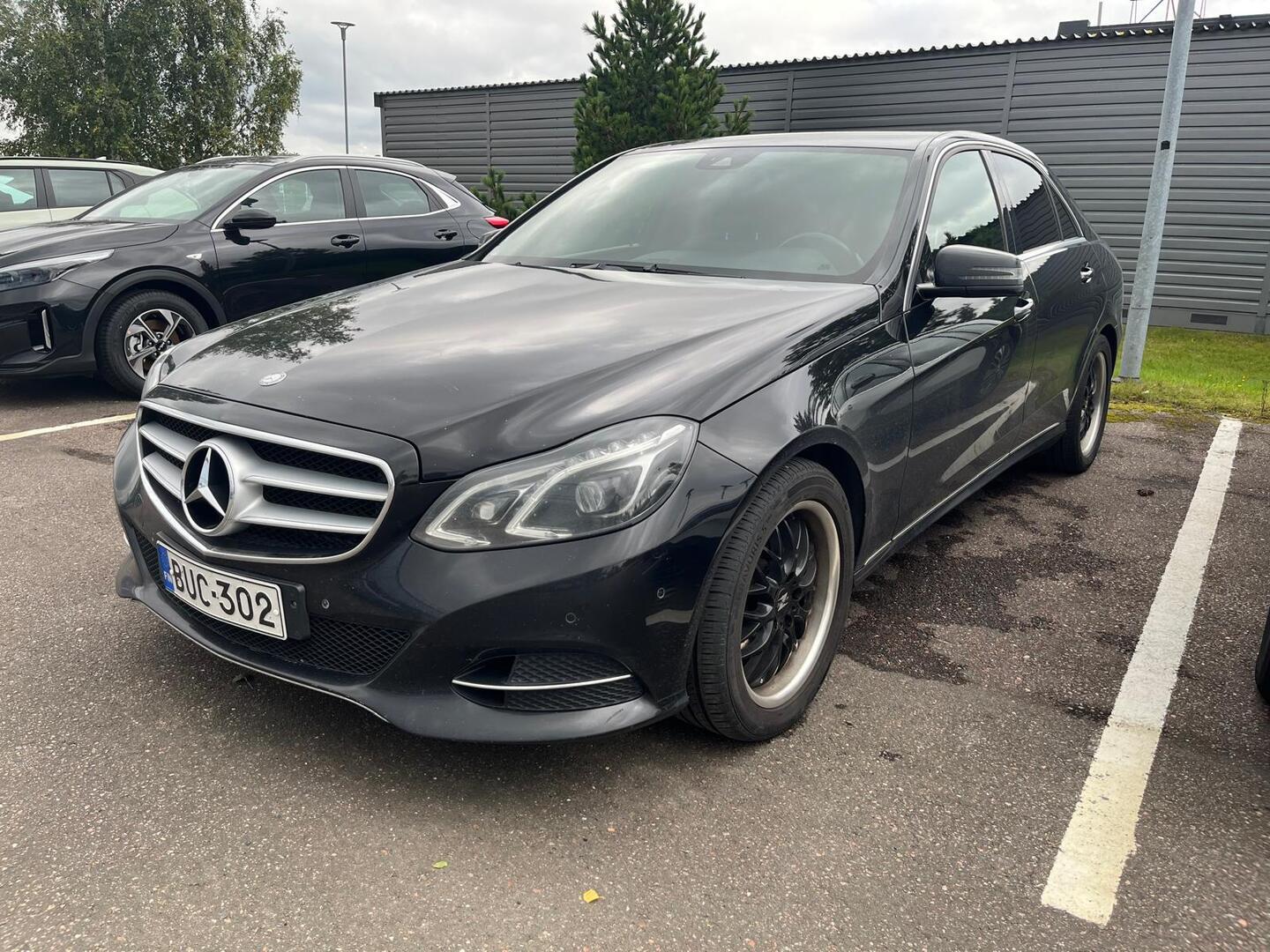 MERCEDES-BENZ E 220 CDI BE A - // Facelift / LED ILS / Puolinahat / Bluetooth / Juuri huollettu //
