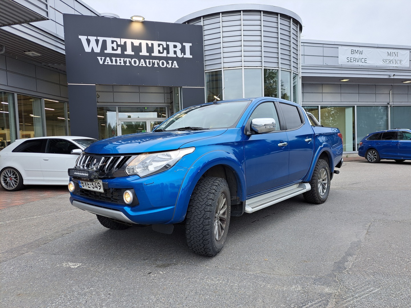 MITSUBISHI L200 DoubleCab 2,4 DI-D Magnum AT 2-paikkainen**Suomi-auto/ P-kamera** - **Lämpöpaketti/ Vakkari/ Koukku**