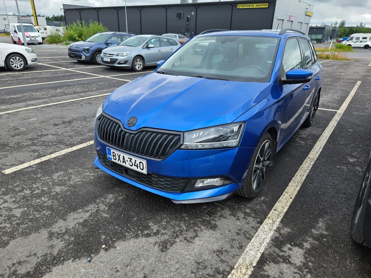 SKODA Fabia Combi 1,0 TSI 110 Style / Juuri tullut! / Lohko+Sisäp. / P-Kamera / Kessy / Cruise / Koukku / - / Juuri tullut! / Lohko+Sisäp. / P-Kamera / Kessy / Cruise / Koukku /
