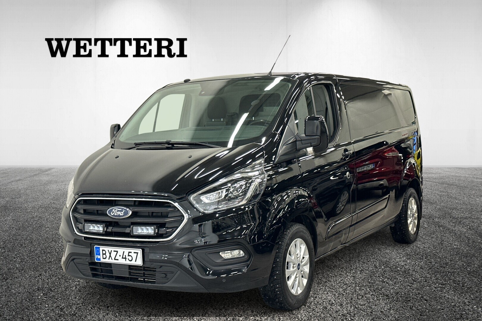 FORD Transit Custom 320 2,0TDCi 130 hv A6 Etuveto Limited Van N1 L2H1 / Webasto / sis. alv / 1-Omistaja / Kamera / Vetokoukku