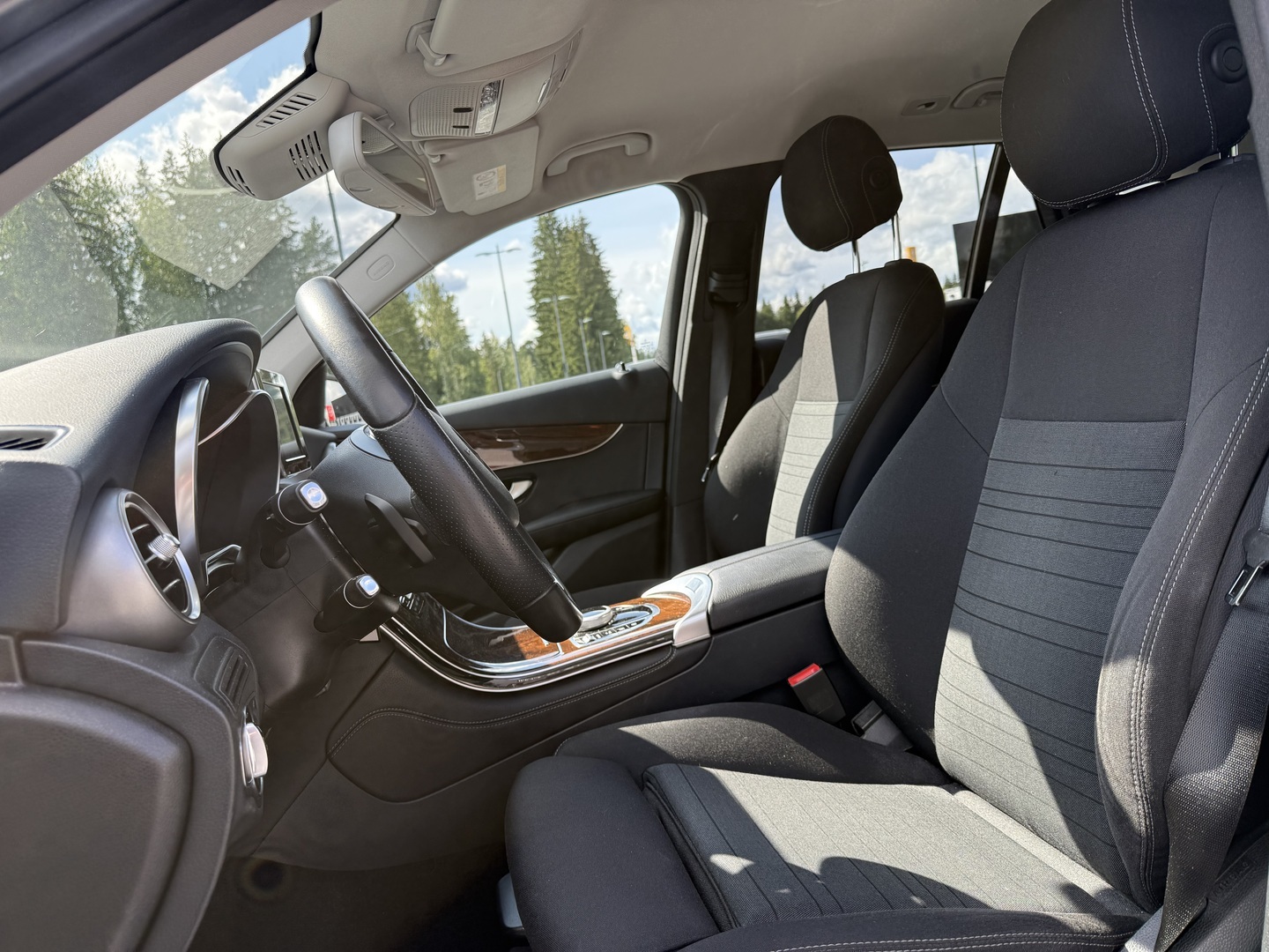 Mercedes-Benz GLC 2016, photo 3/9