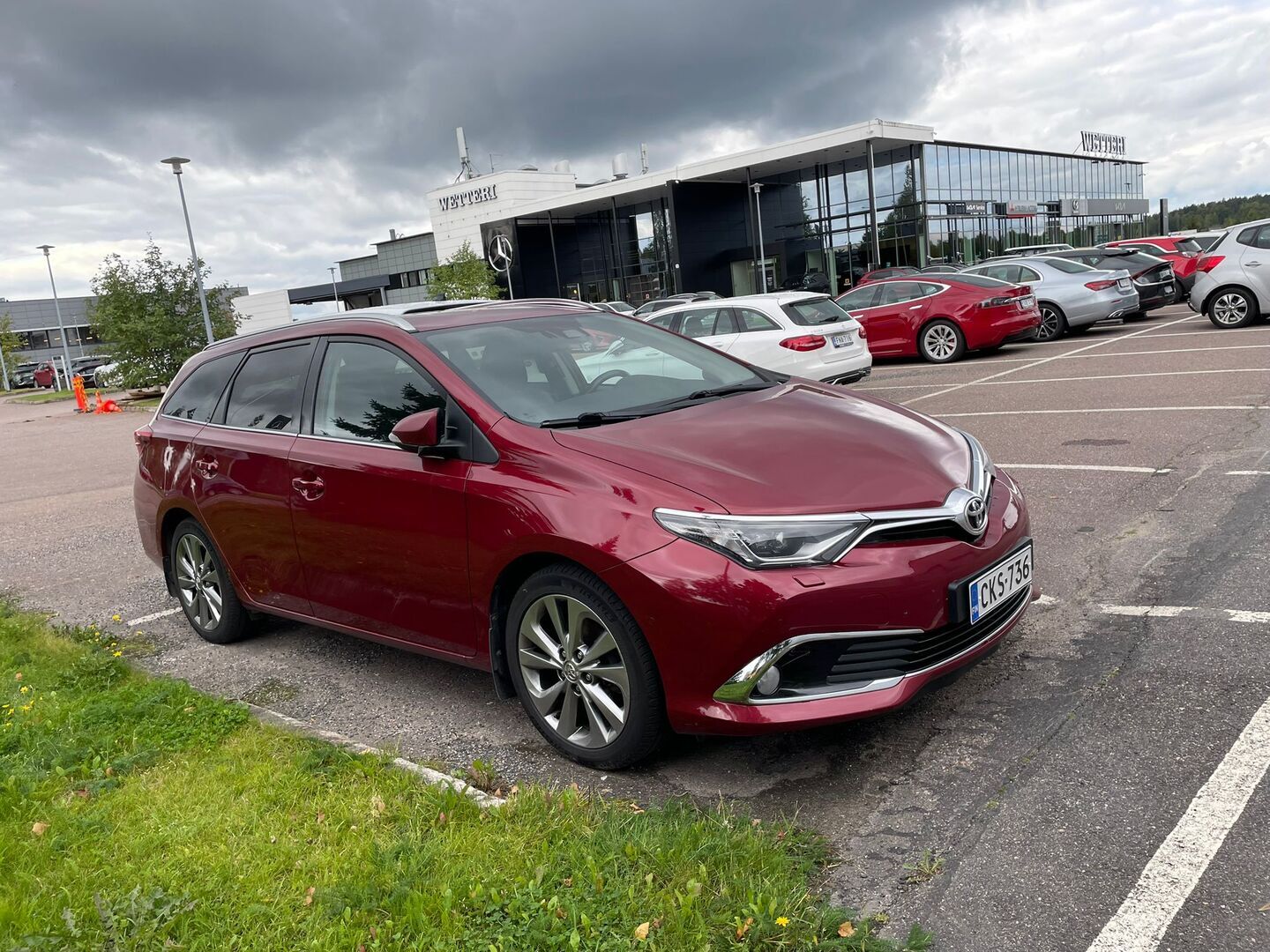 TOYOTA Auris Touring Sports 1,2 T Premium Multidrive S - // Suomi-auto / Kahdet renkaat / Huoltokirja / Peruutuskamera / Toyota Touch -näyttö / Comfort -paketti / Avaimeton kulku //