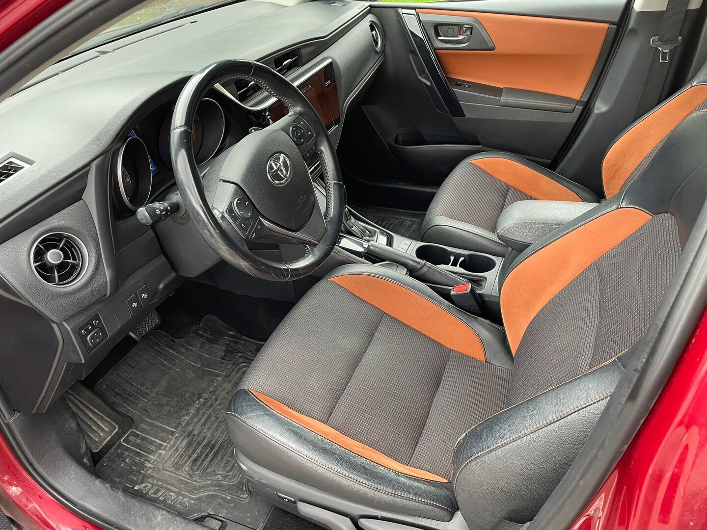 Toyota Auris 2017, kuva 6/7