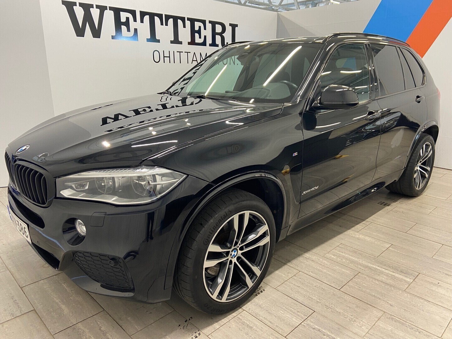 BMW X5 F15 xDrive40d TwinPower Turbo A - ** M-Sport / Webasto / HUD / Comf. Istuimet muistilla / Nahkaverhoilu / Ilmastoidut istuimet / Prof. Navi / 3500kg Vetomassa **