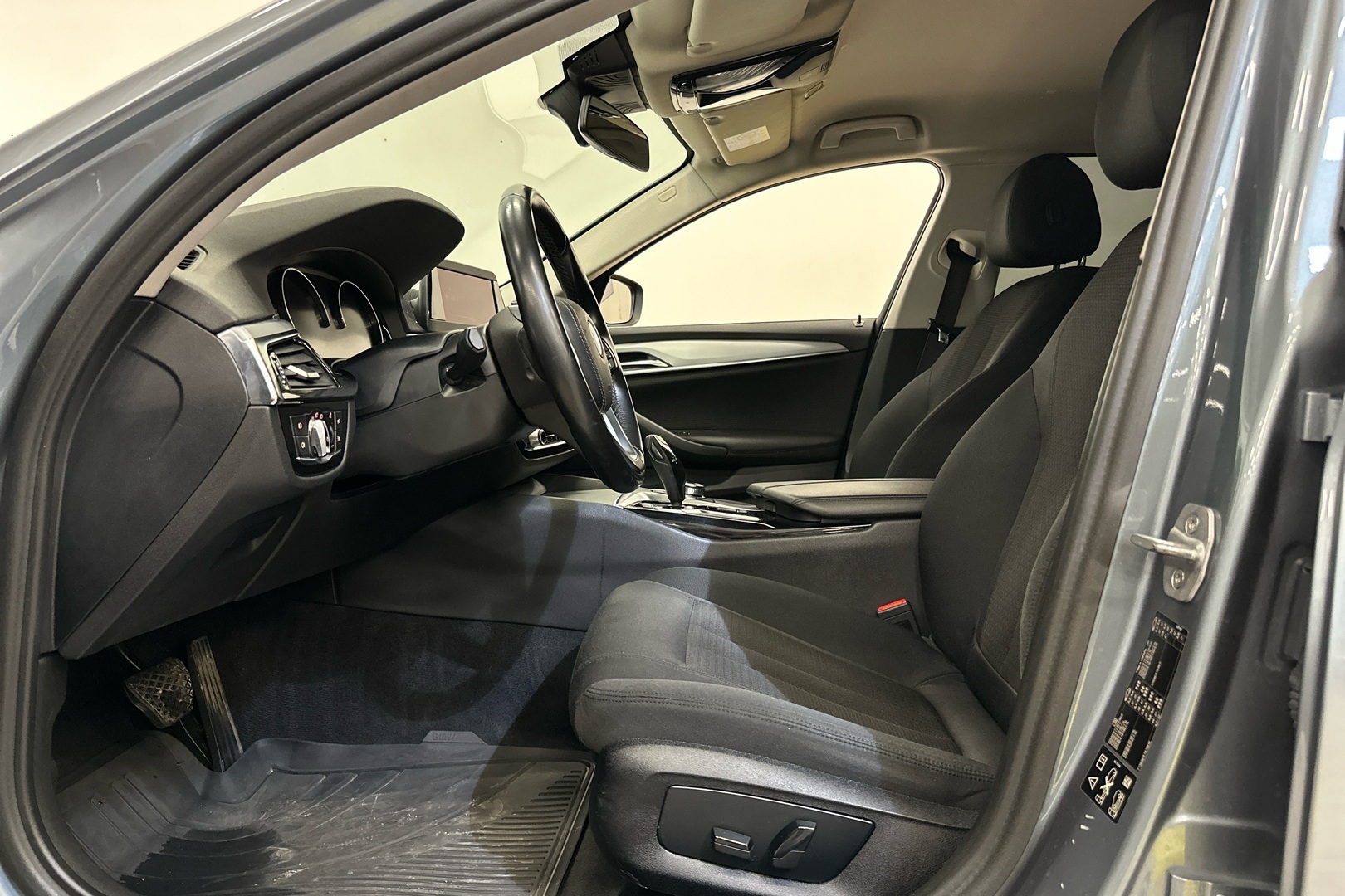 BMW 520 2018, kuva 7/32