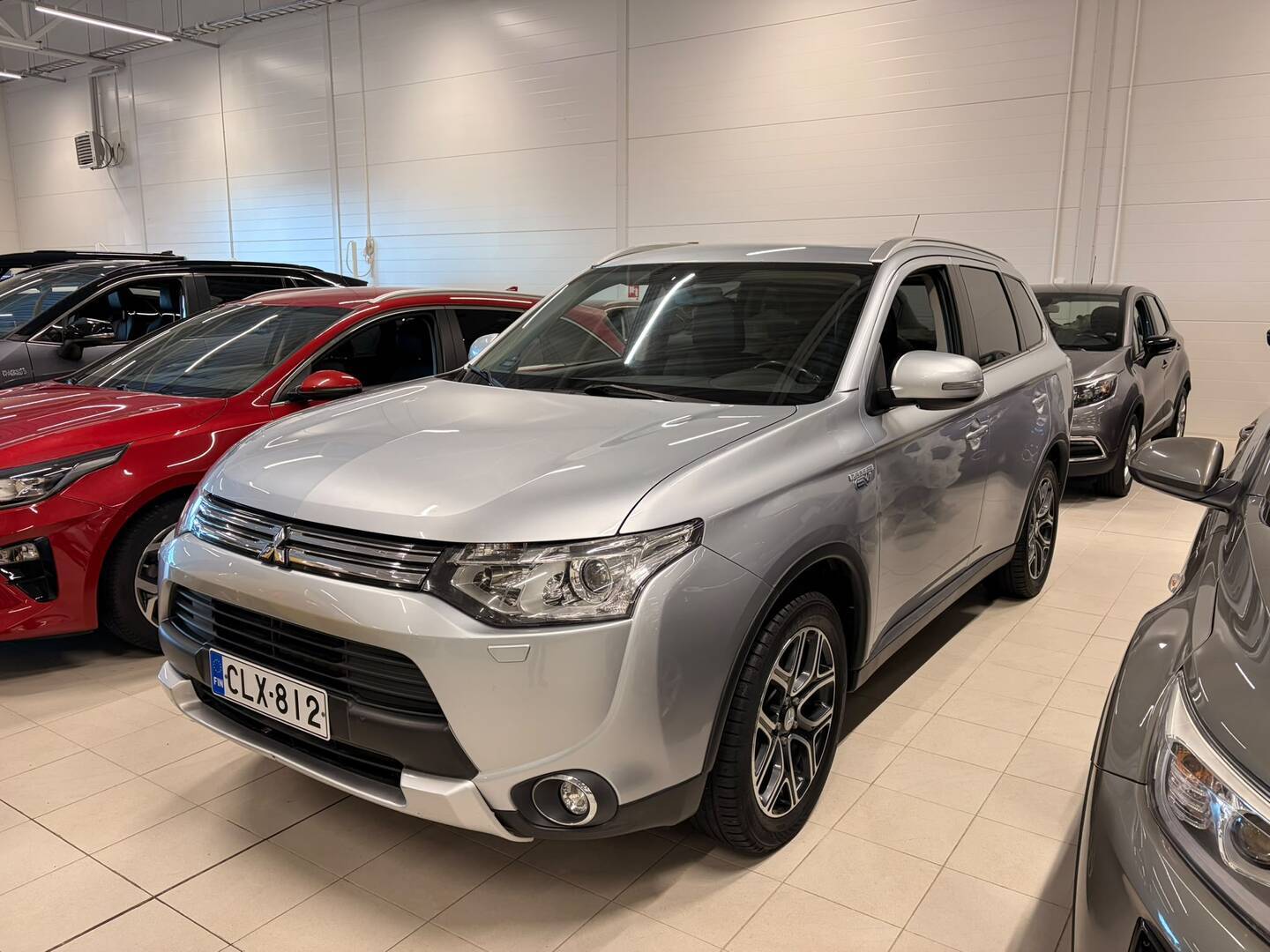 MITSUBISHI Outlander PHEV Intense Plus 4WD 5P - / Juuri tullut! / Tietoja päivitetään /