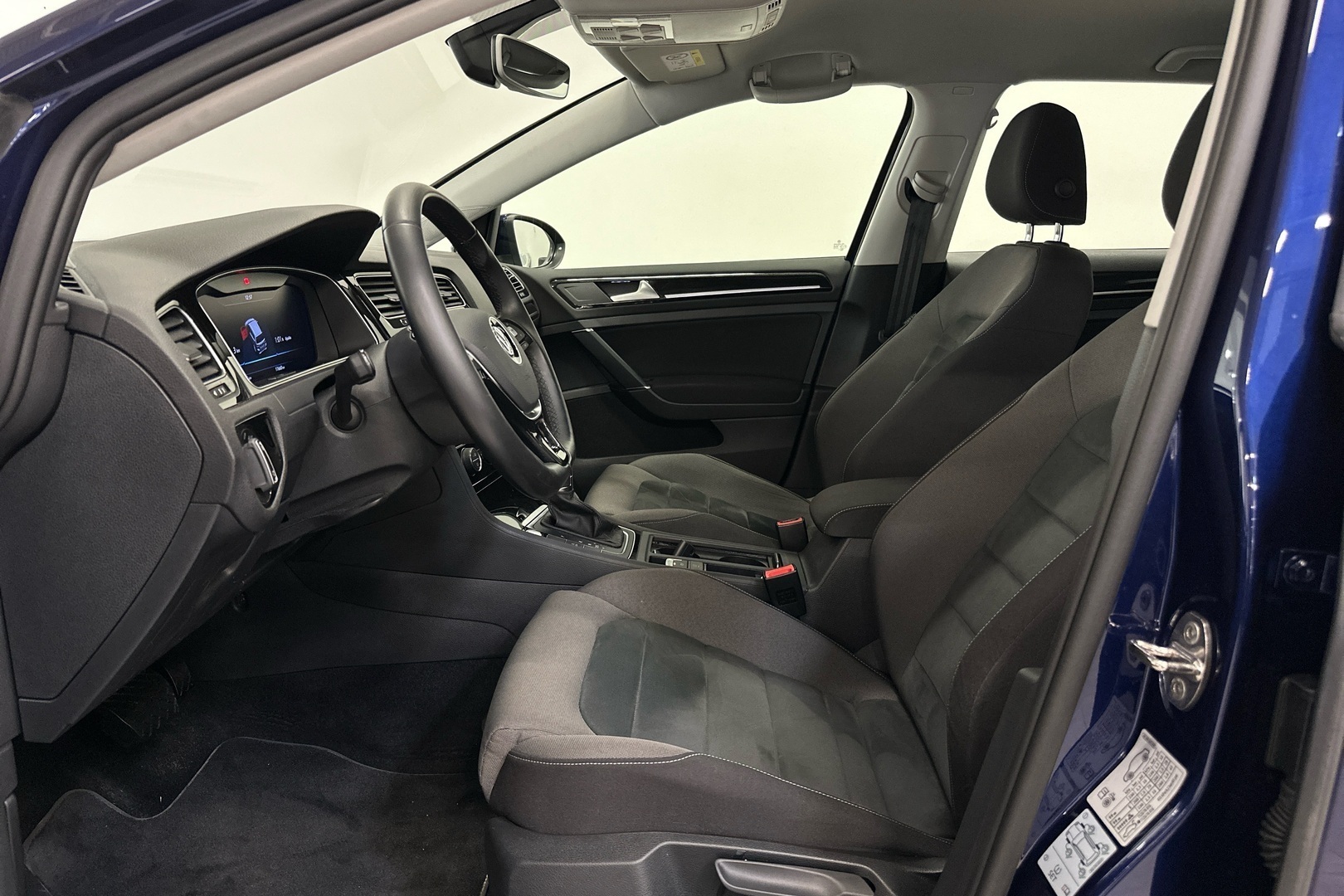 Volkswagen Golf 2019, photo 7/28