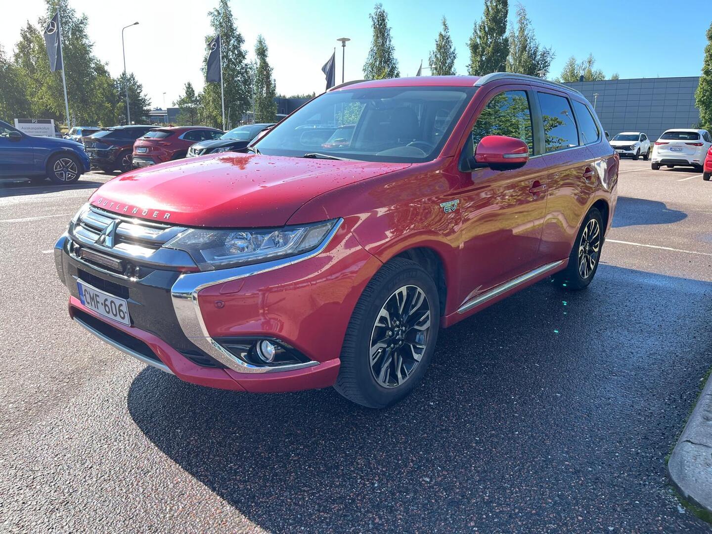 MITSUBISHI Outlander PHEV Instyle Navi 4WD 5P - // Nahkaverhoilu / Sähkötoiminen takaluukku / Rockford audio / Remote Control / SOH 63,1% //