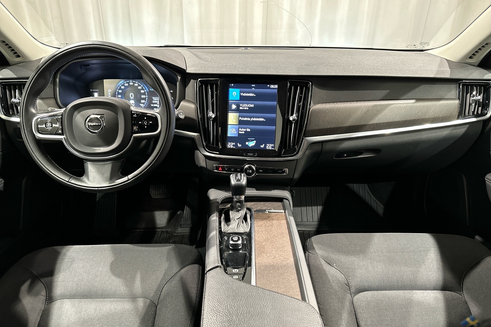 Volvo V90 Cross Country 2019, kuva 7/30