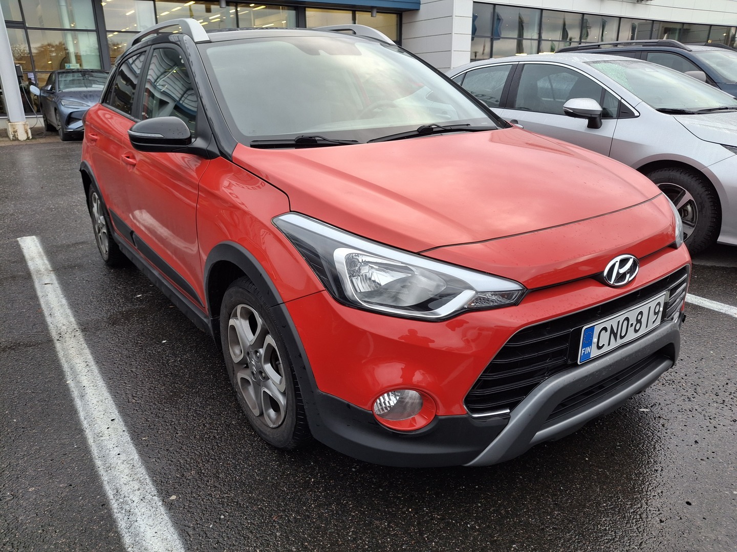 HYUNDAI i20 Active Cross 1,0 T-GDI 100 hv 7-DCT Black - **Juuri tullut! 1-om. vähän ajettu. Kysy tarjous jo nyt!**