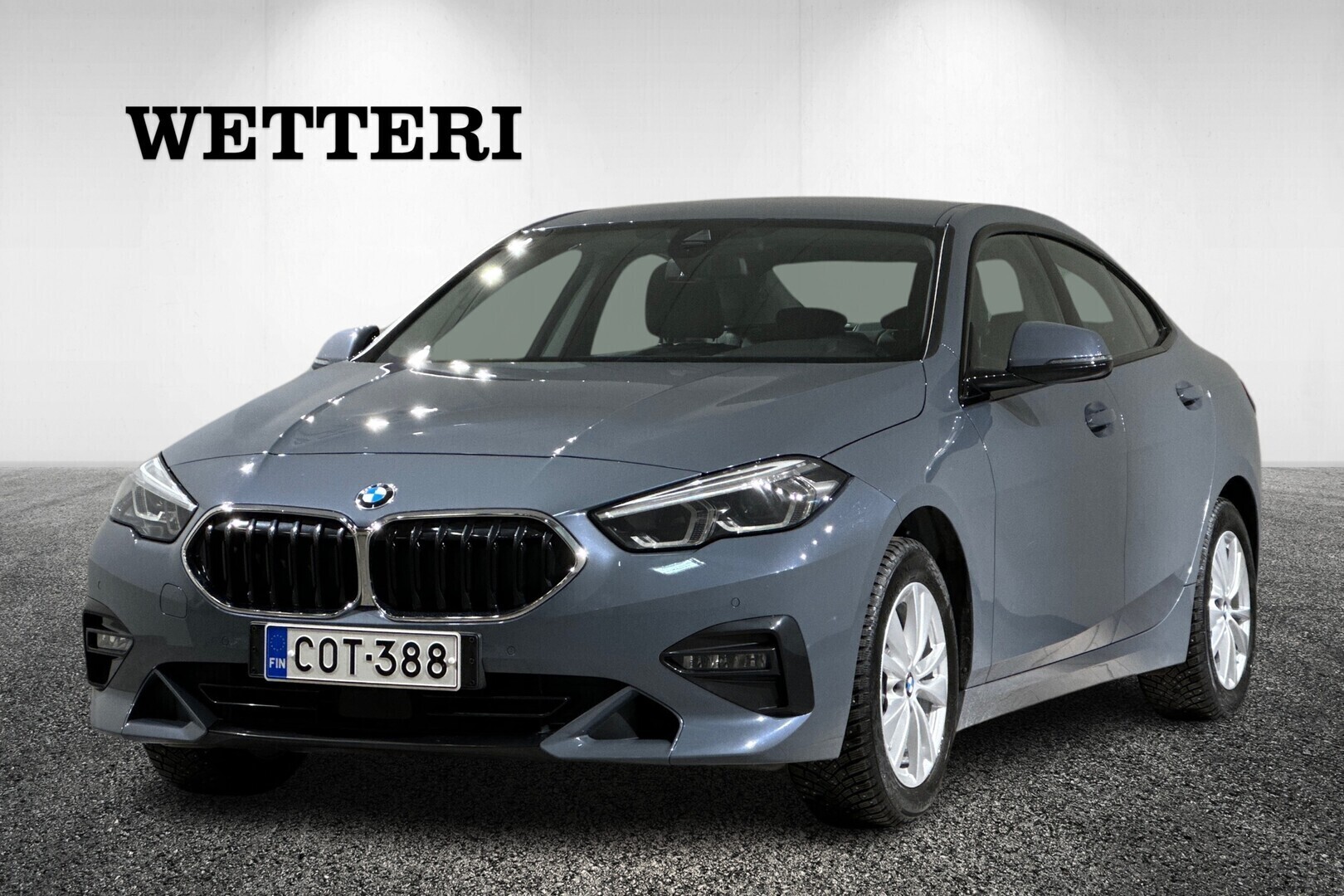 BMW 218 F44 Gran Coupé 218i A Business Sport - // Live Cockpit Plus / Sport-istuimet edessä / Navigointi / HiFi-audio / Puhelimen langaton lataus / Bluetooth / Storm Bay-metalliväri / Led-ajovalot / Suomi-auto / Ulkopeilipaketti /