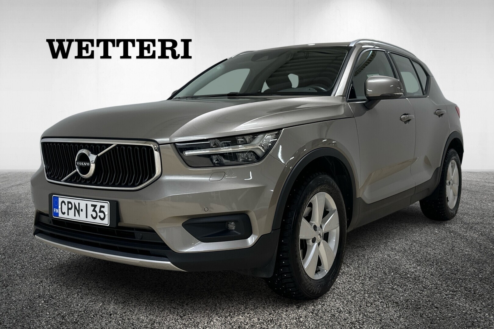 VOLVO XC40 T2 Momentum aut / Navi / P-kamera / Webasto - **Vetokoukku / Webasto / Kamera / Navi / Takuu 02/2028 asti**