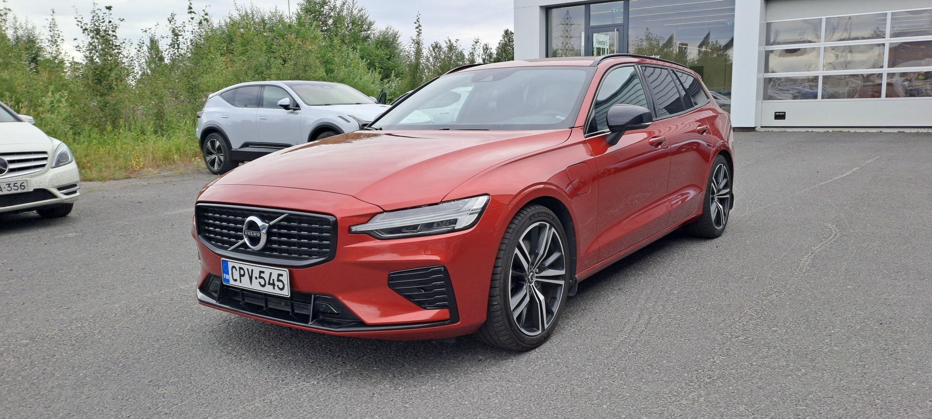 VOLVO V60 T8 TwE AWD R-Design Edition aut - ** Tulossa myyntiin / kysy lisää myyjältä jari.vaikkanen@wetteri.fi / 044 4863 577 myös whatsapp **