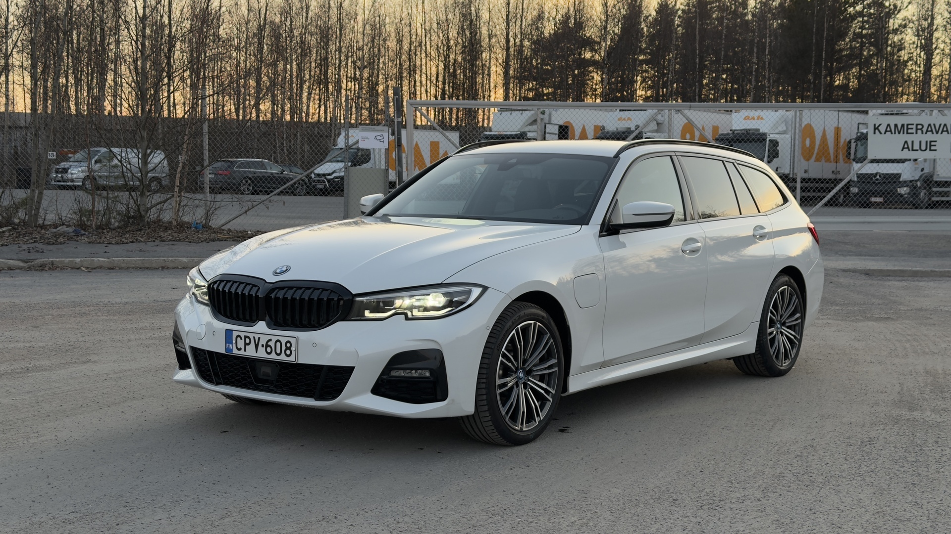 BMW 330 G21 Touring 330e xDrive A Charged Edition M Sport / Tulossa myyntiin! Kysy tarjous jo nyt! 0417311818 - ** 2-om. / Driving Assistant / Adapt.Vakkari / Koukku / Hifi / Kamera / Comfort Acces **