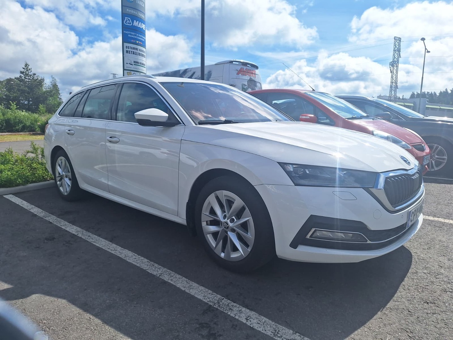 SKODA Octavia Combi 1,0 TSI Style eTEC DSG Autom. - / Tulossa Mikkeliin / Kysy lisää myyjiltämme / 1-Om Suomiauto / ACC / P.Kamera / Lohkolämmitin / Digimittaristo / 
