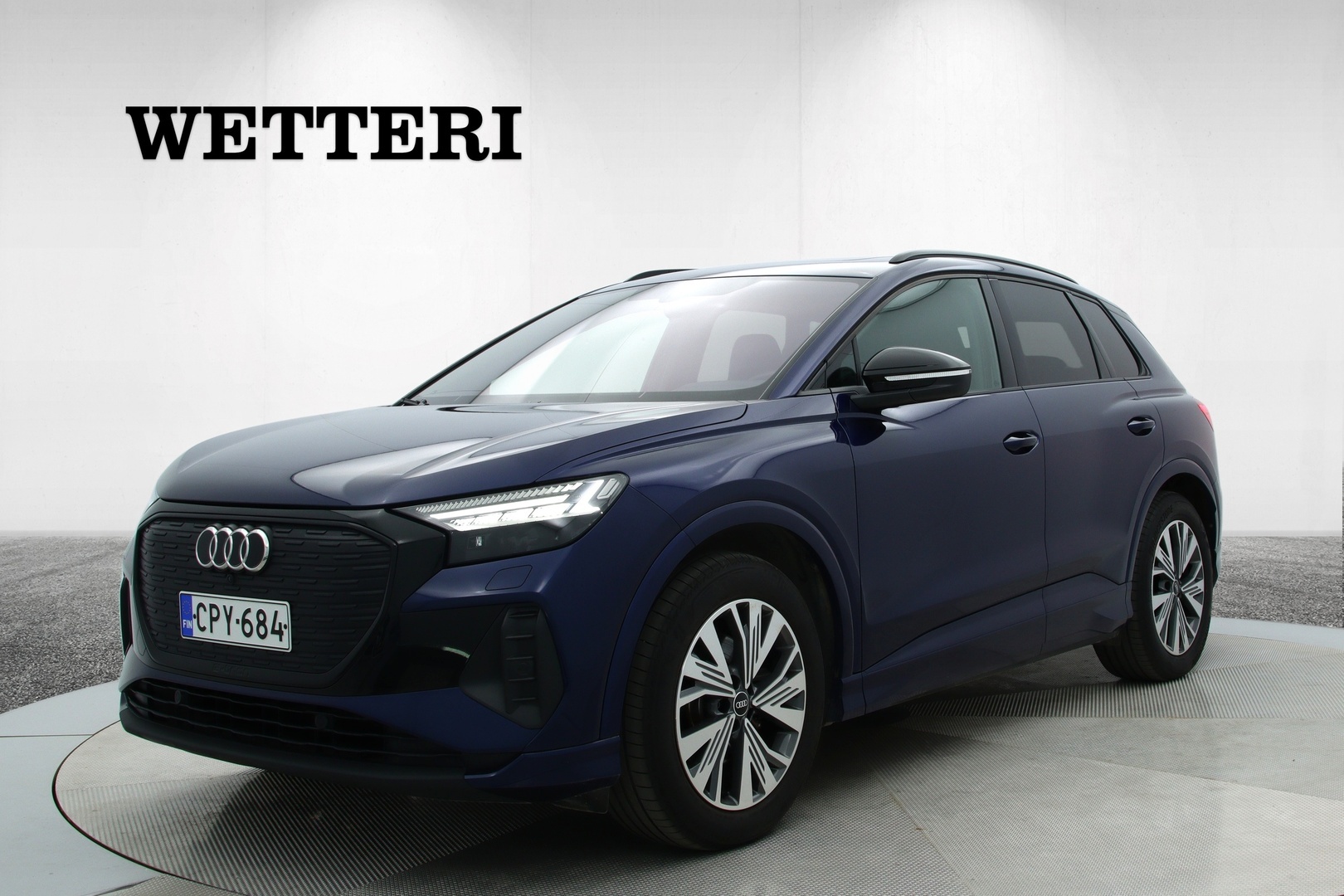 AUDI Q4 e-tron 35 e-tron / Vetokoukku / Panorama / Sporttipenkit / Vakkari / Matrix-LED / Kahdet renkaat aluvanteilla / - / Vetokoukku / Panorama / Aviloo SoH 91,7% / Sporttipenkit / Vakkari / Matrix-LED / Kahdet renkaat aluvanteilla /