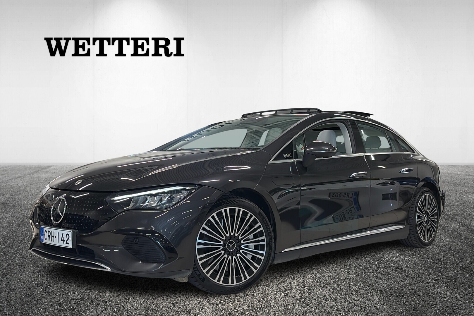 MERCEDES-BENZ EQE 350 4MATIC / Adapt.Cruise / Blis / Lasikatto / Muistipenkit / Nahat / Navi / Carplay / Koukku / Keyless Go / - / Näyttävä yksilö! / Nopein vie! / Advanced Plus -paketti / Merkkihuollettu / Koukku / Lasikatto / Blis / Adapt.Cruise / Kamera / Keyless Go /