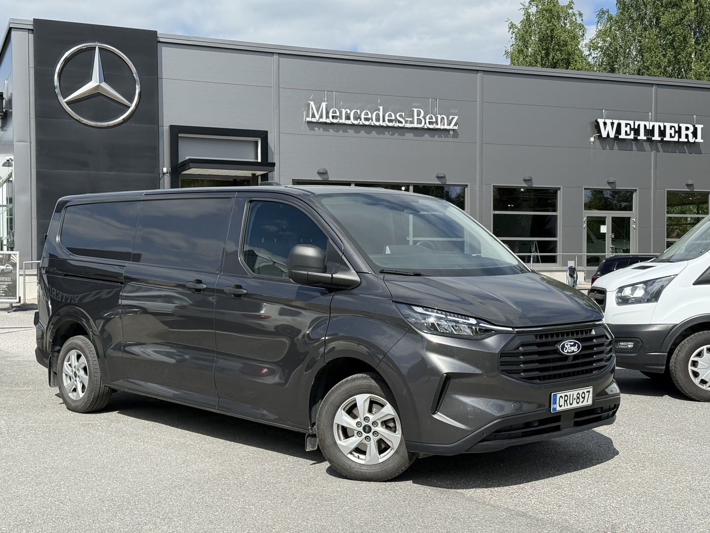 FORD Transit Custom Van 320 2.0 TDCi 170 hv A8 AWD Trend L2H1 pitkä *SIS ALV / 1-om / Merkkihuollettu / Neliveto / Tehdastakuu** - **Adapt vakionopeus / LED ajovalot kaukovaloavustimella / Navi / Kamera / Webasto / Koukku / Vanerointi / Lämmitettävä tuulilasi & ratti / Aluvanteet **