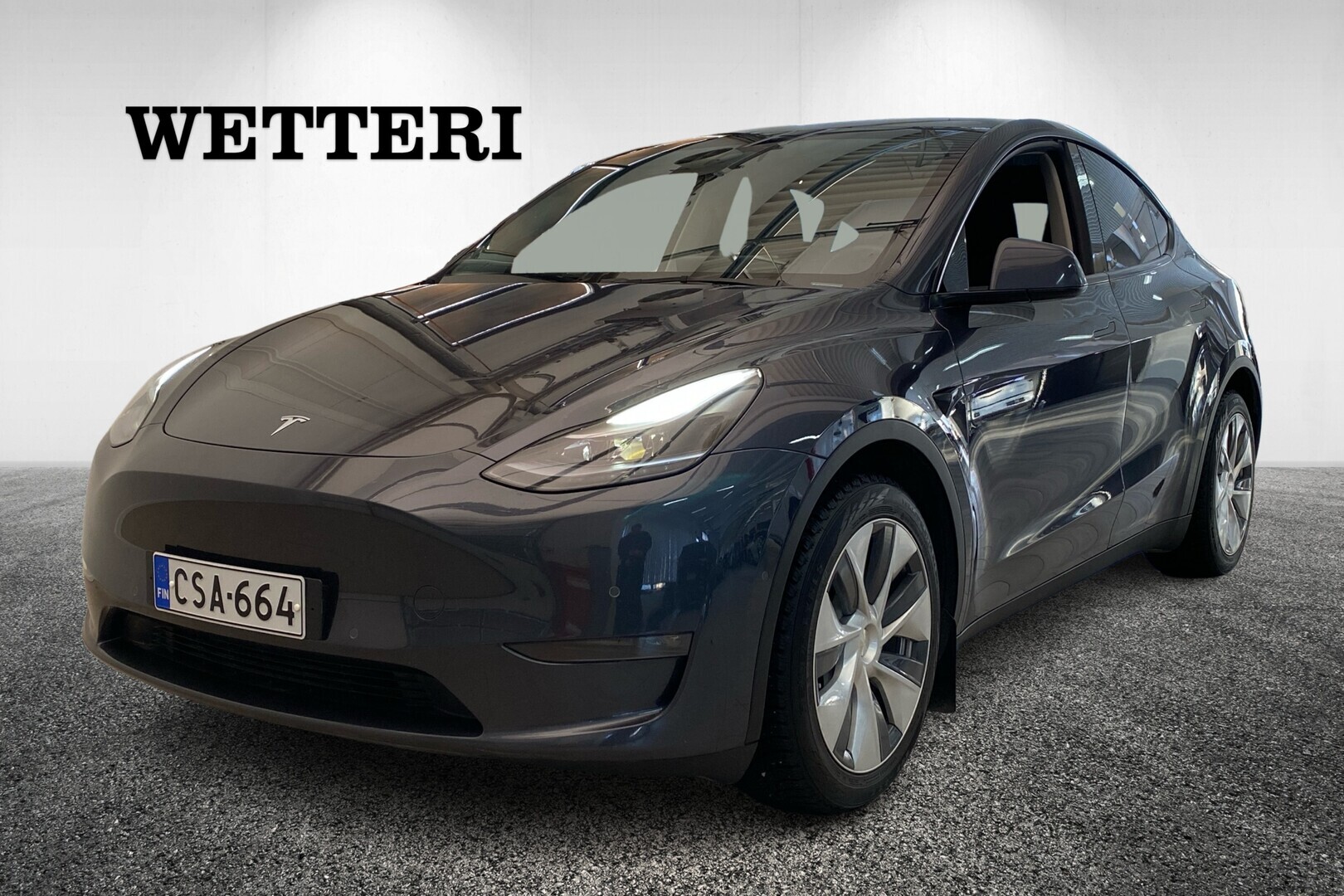 TESLA Model Y Long Range - / Vetokoukku / Paranneltu autopilot (EAP) / Nahkasisusta / Esilämmitys / Peruutuskamera / AMD Ryzen / Lämpöpumppu / Premium Sound / Panorama / Kahdet renkaat aluvanteilla /