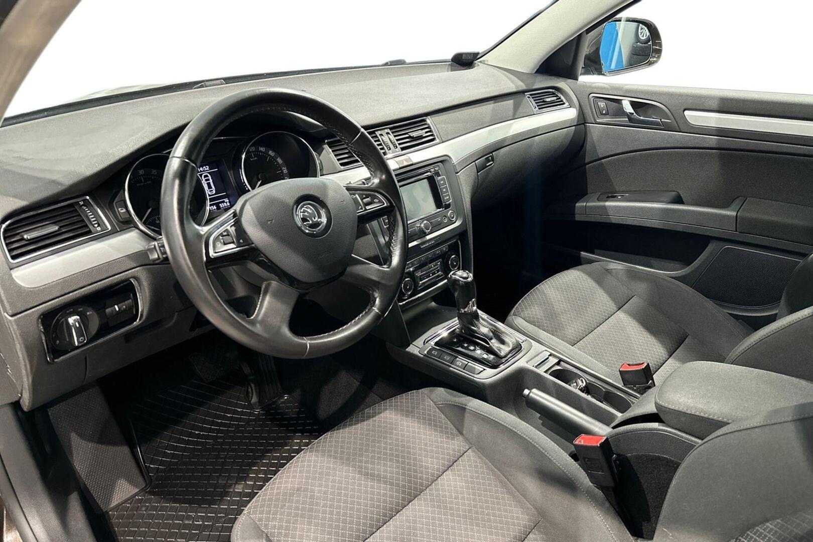 Skoda Superb 2014, photo 6/23