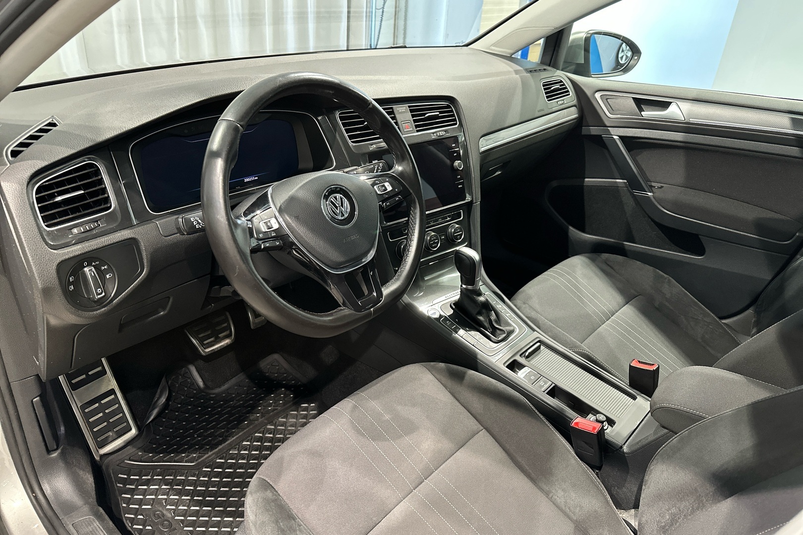 Volkswagen Golf 2018, kuva 5/25