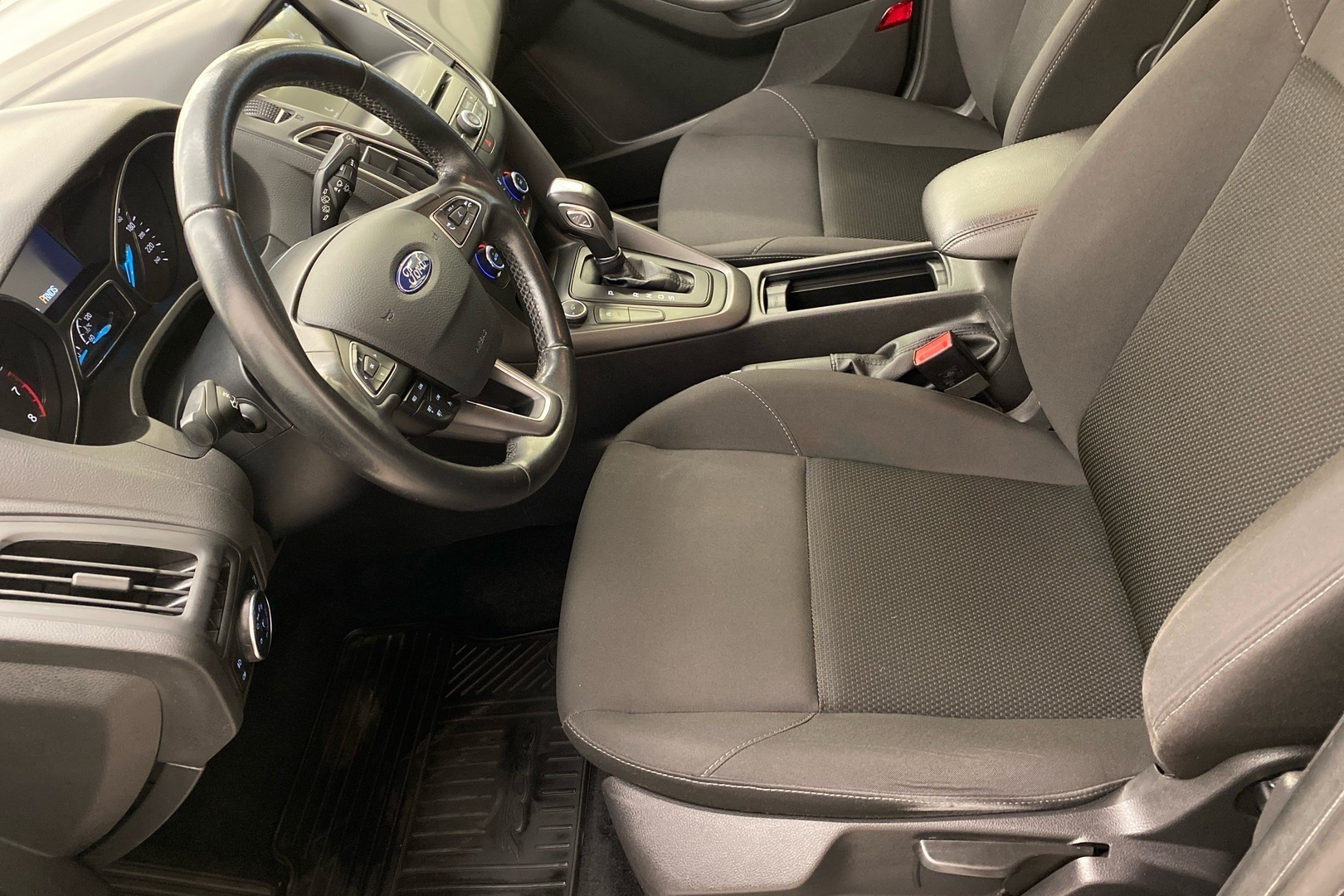 Ford Focus 2017, bild 6/16