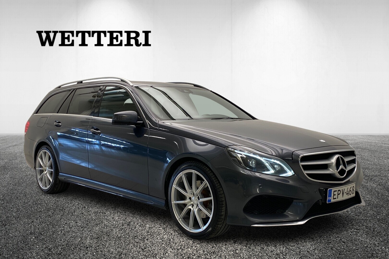 MERCEDES-BENZ E 250 BlueTec T 4Matic A Premium Business - / AMG / ILS Valot / Koukku /