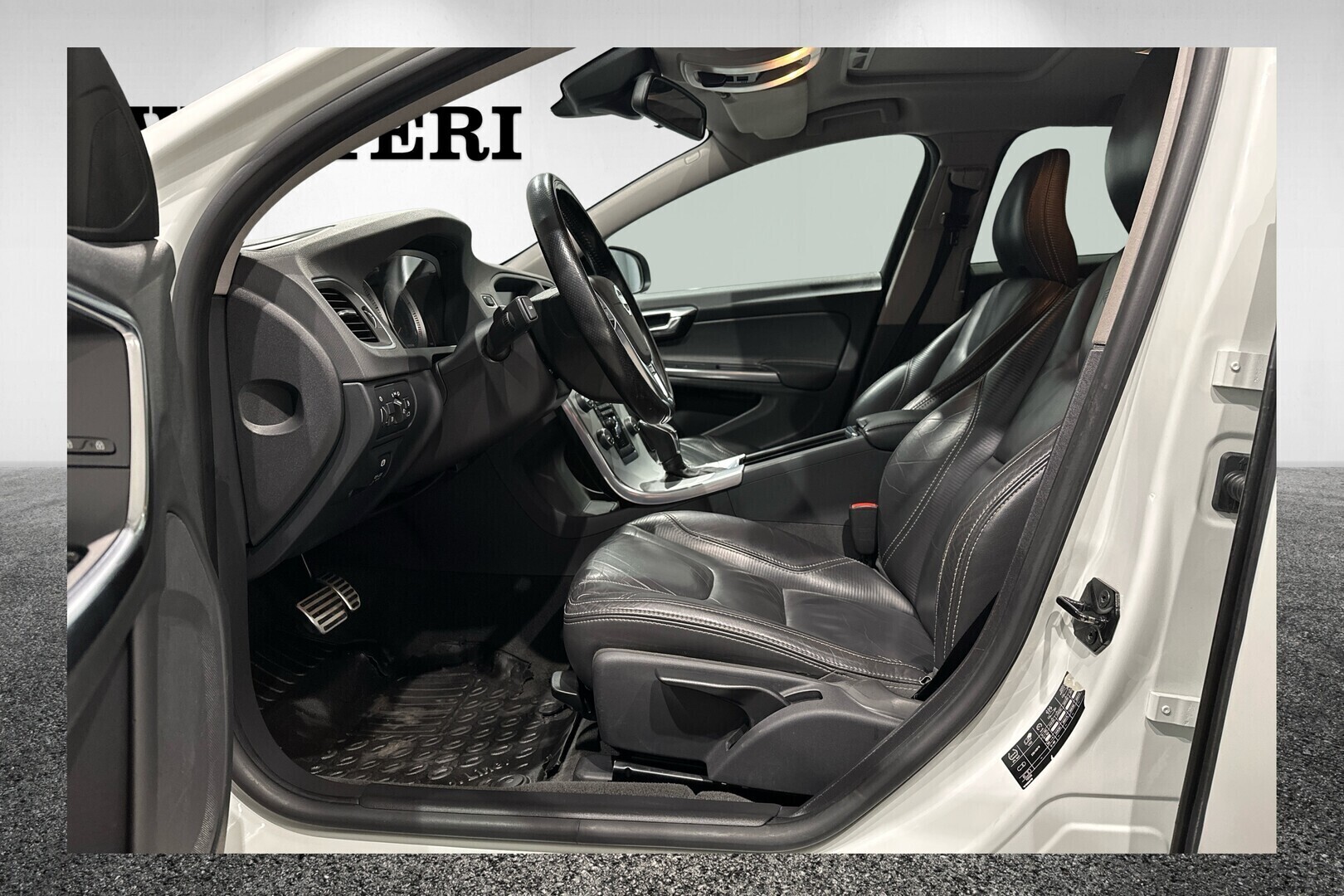 Volvo V60 D4 AWD R-Design aut 2012, kuva 5/21