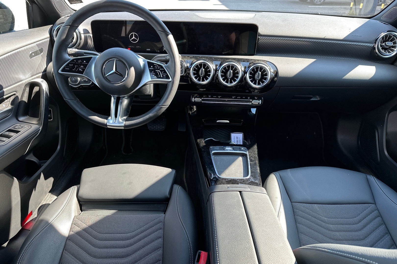 Mercedes-Benz A 250 e A sedan 2023, photo 7/22