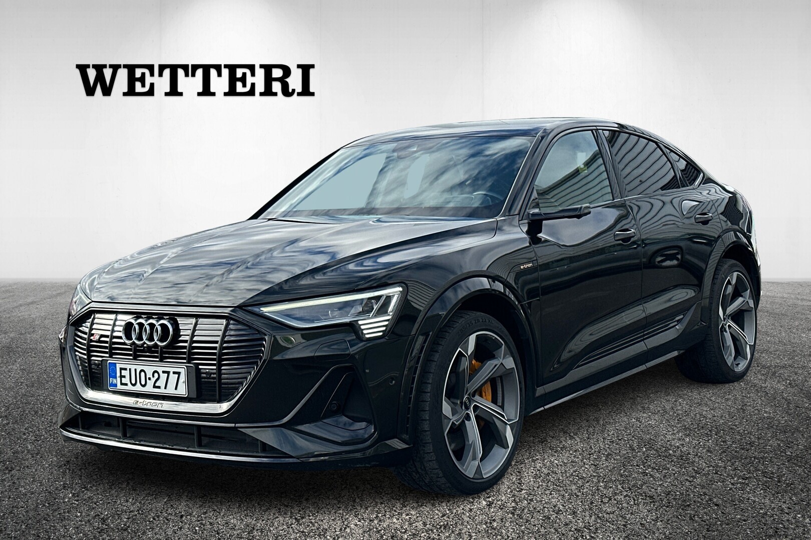 AUDI e-tron Sportback S quattro **370kW** - S erikoisurheiluistuimet / Bang&Olufsen / Koukku / NIght Vision / Digitaaliset Matrix-valot / Valcona-nahat / HUD / Advanced Key System / Virtuaalipeilit / 360-kamera / Musta Optiikka -paketti