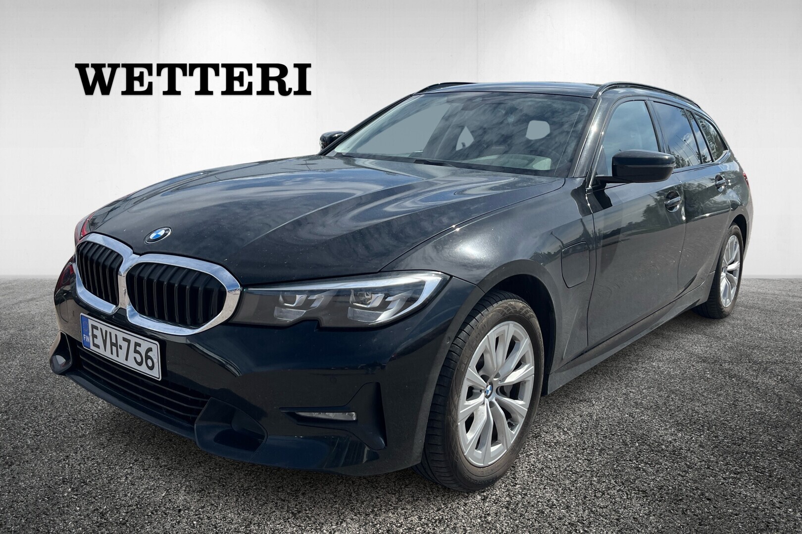 BMW 330 G21 Touring 330e xDrive A Charged Edition // Prof.Navi / Peruutuskamera / Sporttipenkit / Shadowline / HiFi / SOH 87,6% / Ratinlämmitin // - // Prof.Navi / Peruutuskamera / Sporttipenkit / Shadowline / HiFi / SOH 87,6% / Ratinlämmitin // 