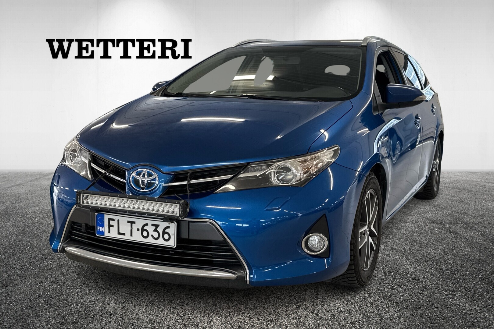 TOYOTA Auris Touring Sports 1,8 Hybrid Active Edition * Vakkari / Kamera / Lämpöpaketti / 2-renkaat * - Merkkihuollettu Suomiauto / Bluetooth / LED-paneeli