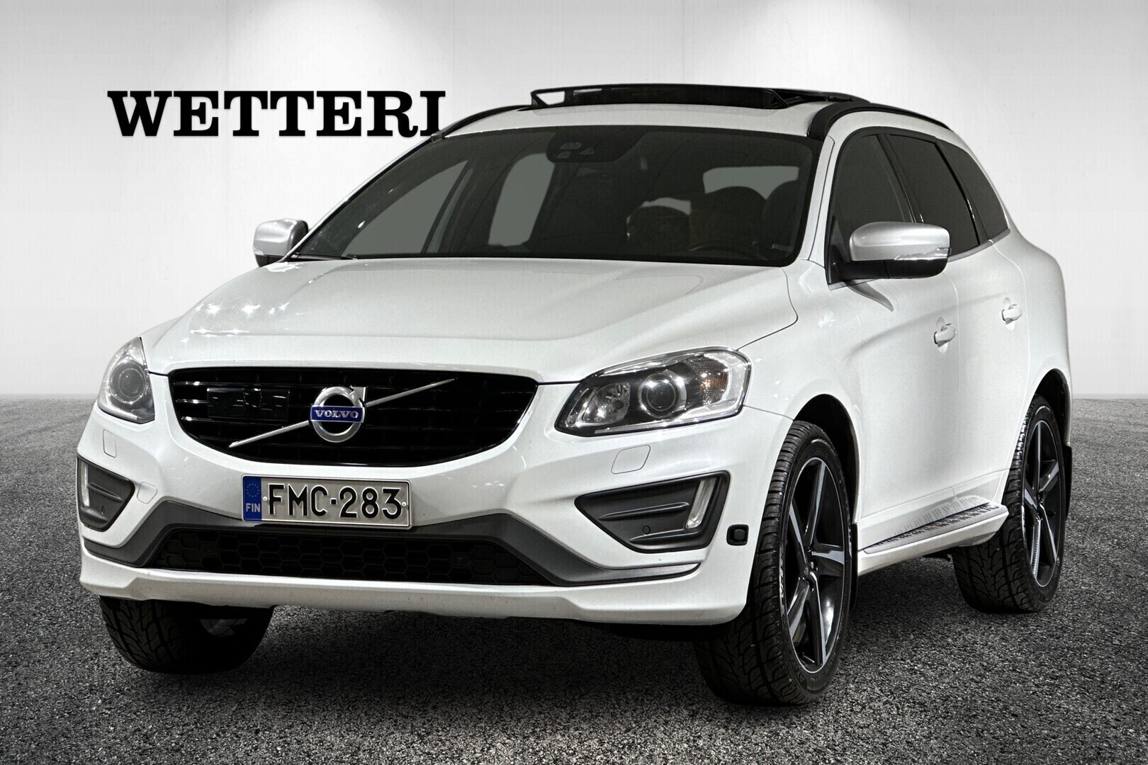 VOLVO XC60 D5 AWD R-Design aut **Tulossa myyntiin! / Pyydä tarjous jo nyt** - ** Lisälämmitin / Adapt.vakkari / BLIS / VOC / Näytöt takana / Panoraama **