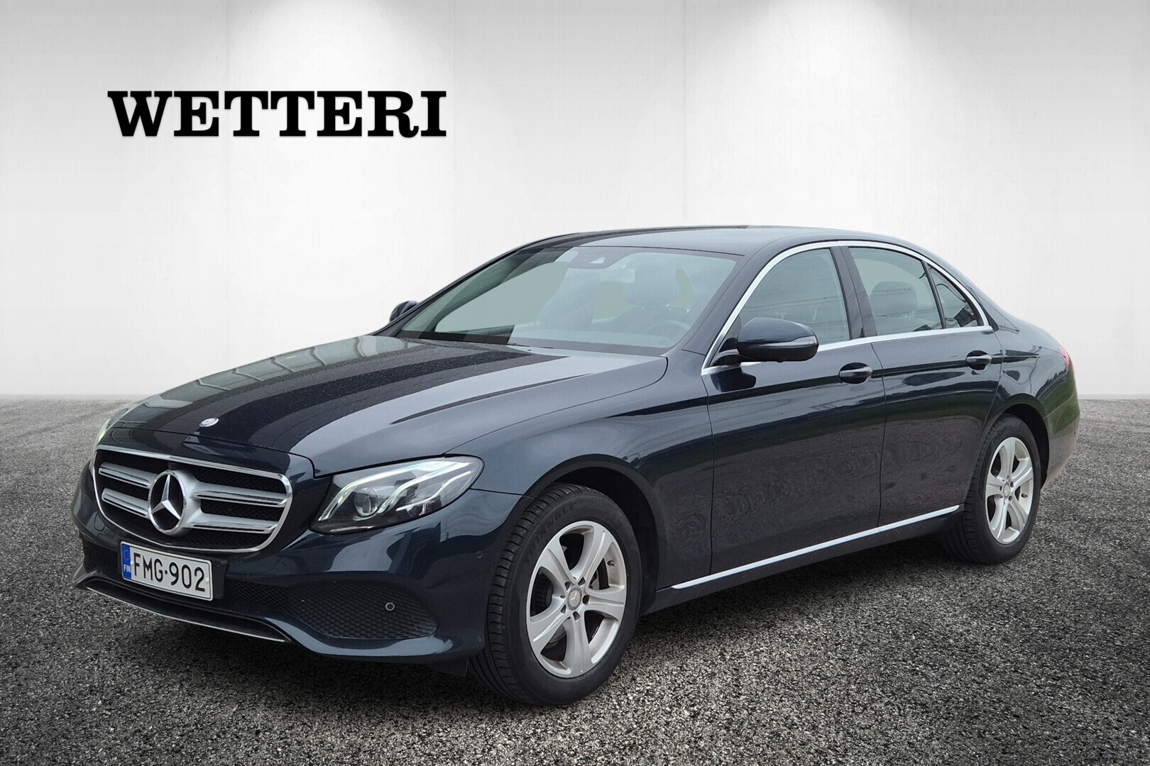 MERCEDES-BENZ E 220 d A Premium Business - Irroitettava vetokoukku / 360-kamera / Navigointi / Metalliväri / Multibeam-ajovalot / Urheiluistuimet /
