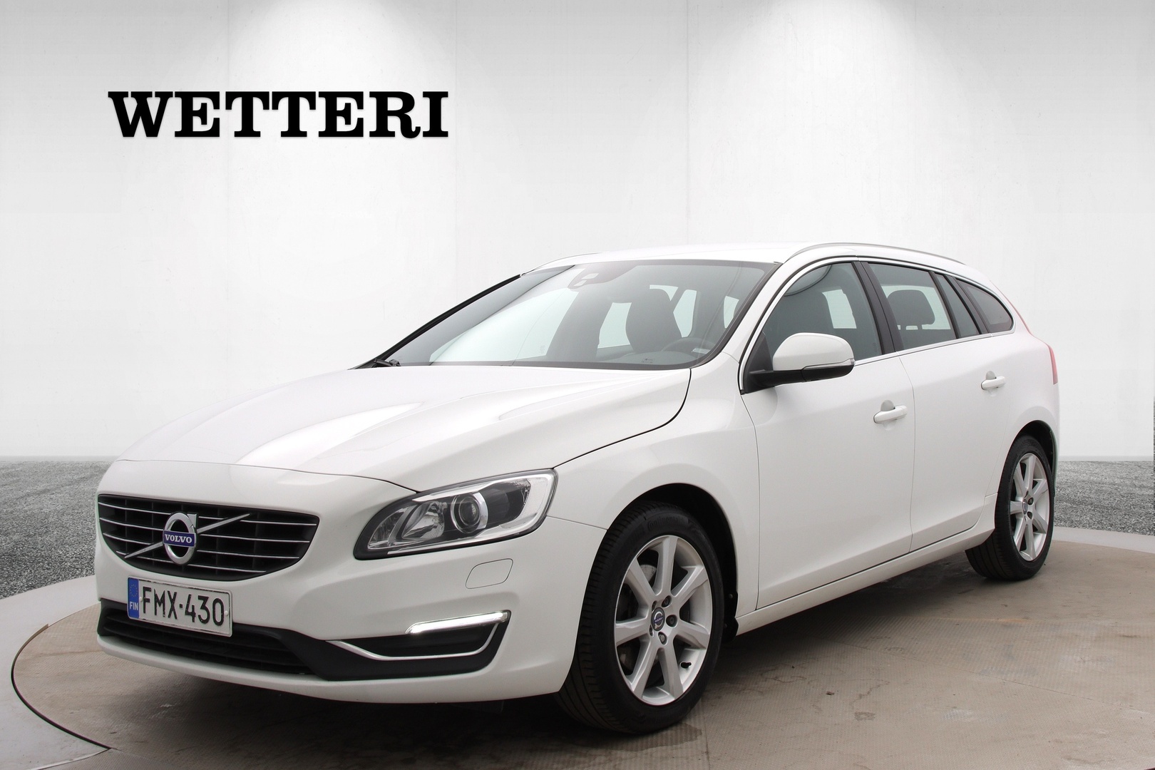 VOLVO V60 T3 Business Classic Summum aut ** VOC Webasto // Xenon // Navi // Lämpöratti & istuimet** - ** Suomi-auto // Nahat // Sähkösäädöt // Koukku // 2xrenk Volvo-aluilla **