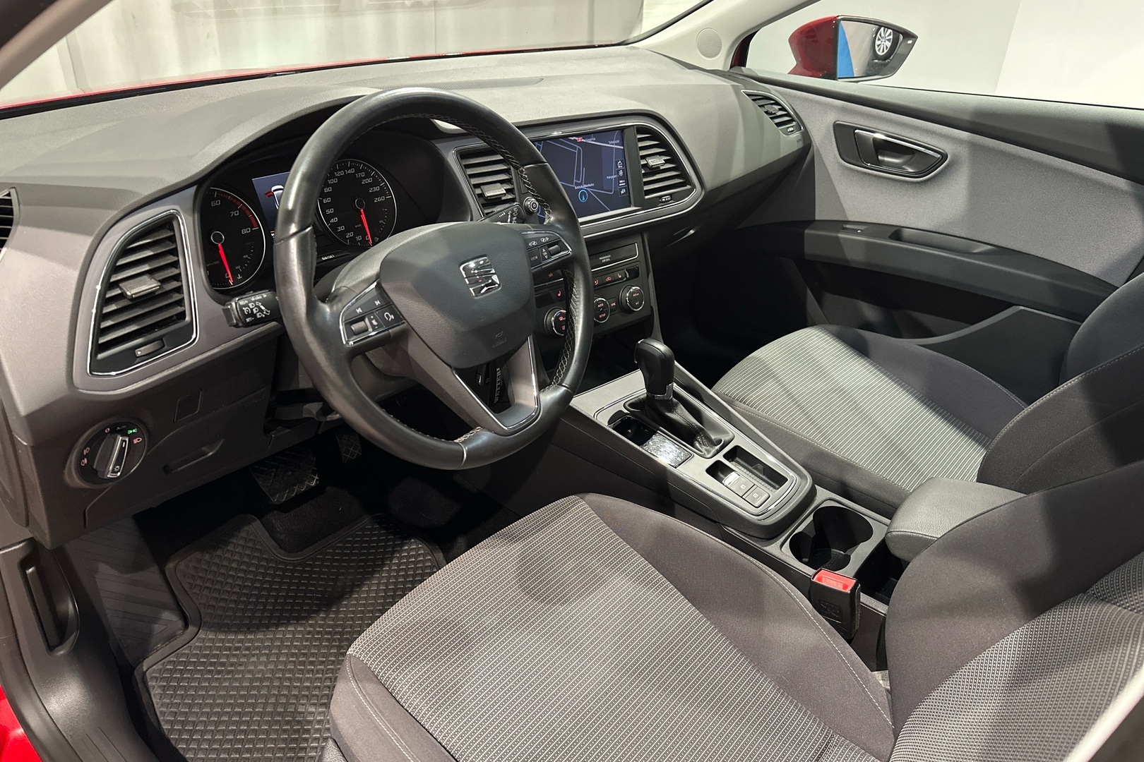 Seat Leon ST 2019, photo 5/22