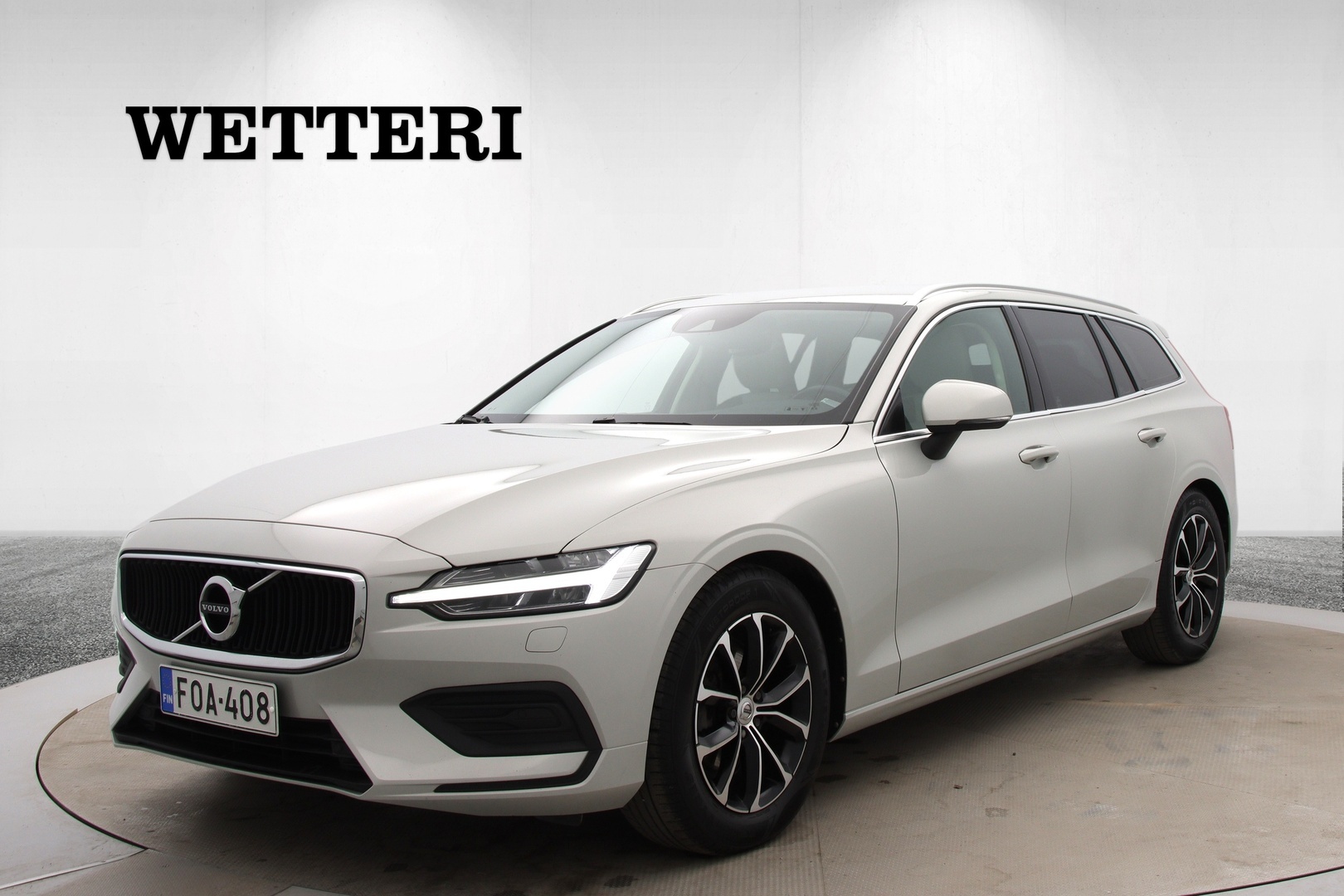 VOLVO V60 D3 AWD Business aut / Webasto / Koukku / Neliveto / Ledit / Sähköluukku / Navi - **Suomi-auto / Merkkihuollettu / Jakohihna vaihdettu**